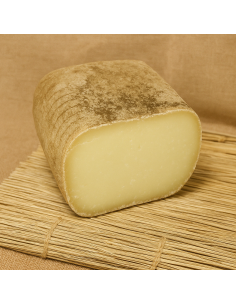 Queso Pata de Mulo. Quesoteca cuevas, centro de afinado.